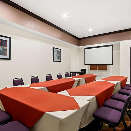 Best Western Plus Rockwall Inn & Suites מראה חיצוני תמונה